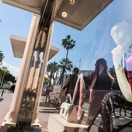 Le Festival 3* كان