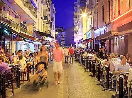 Le Festival 3* Cannes