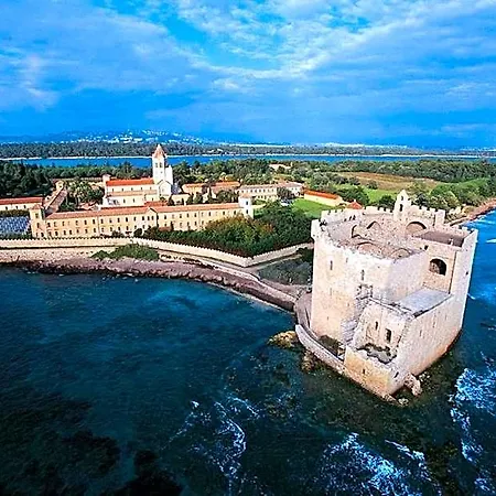 Le Festival Szálloda