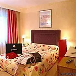 Le Festival 3*
